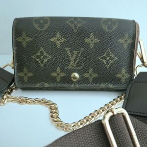 Authentic LOUIS VUITTON LV Monogram Wallet Clutch Card Holder Crossbody WOC‎